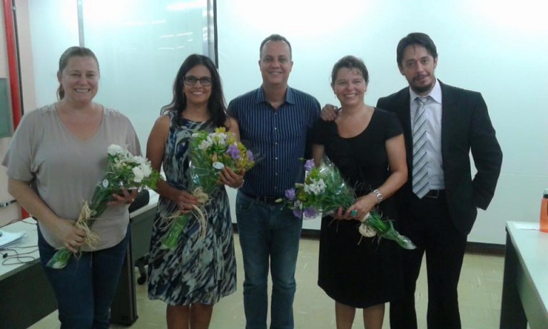 Acontece