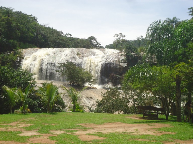 O melhor programa do mundo é visitar a Cachoeira do Urubu
