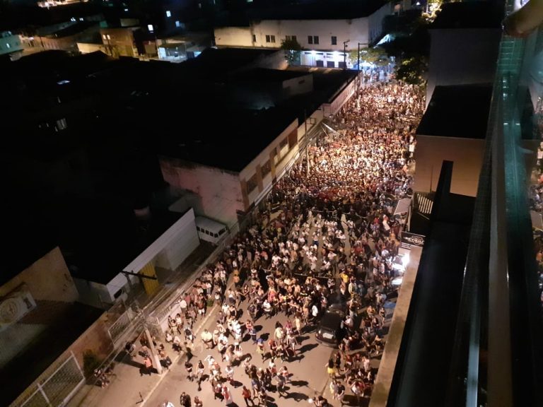 Sábado de carnaval em Pedro Leopoldo, com Bica Galo, Breke Magá e Boi da Manta