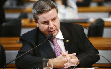 Projeto de Anastasia adia despejo de quem não pagar aluguel na crise