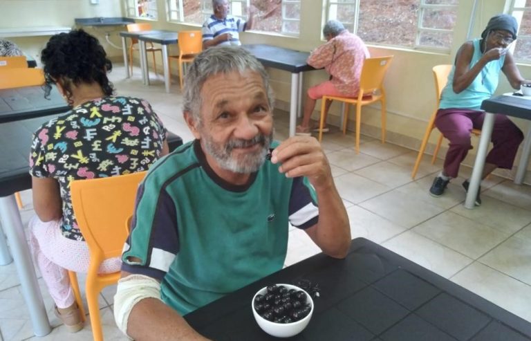 Gostinho de infância e alegria para os idosos do Laiite