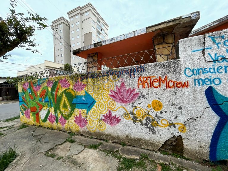 PL ganha mais um muro colorido e estimulante, como deve ser a natureza