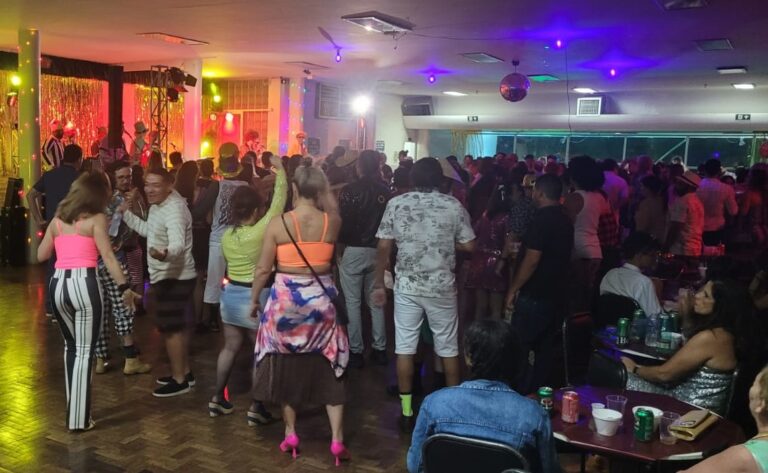 Baile do Barango: festa estranha com gente esquisita