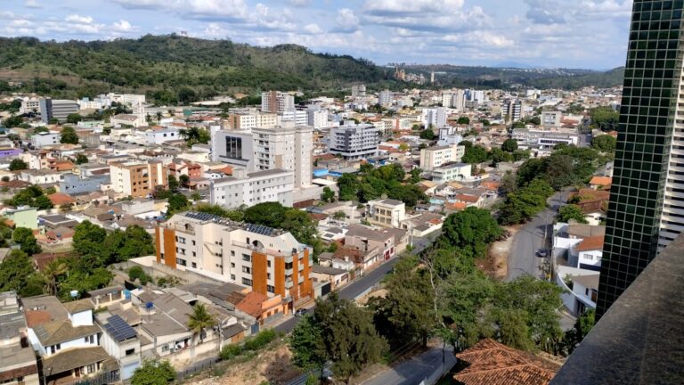 REVISÃO DO PLANO DIRETOR MUNICIPAL: DUAS VISÕES