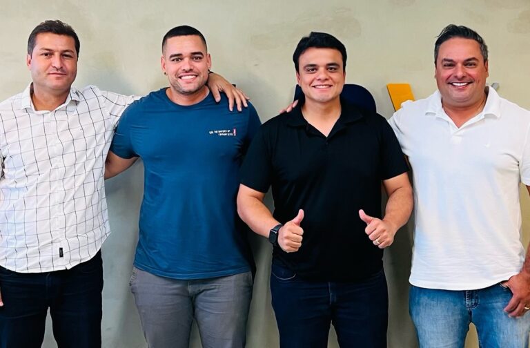 Emiliano amplia base de apoio para candidatura a prefeito