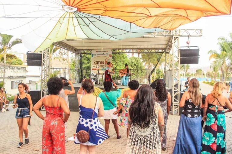 Sarau das Estações é neste domingo na praça Tancredo Neves