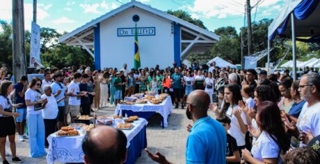 Dr. Lund faz bela festa para comemorar seus 130 anos