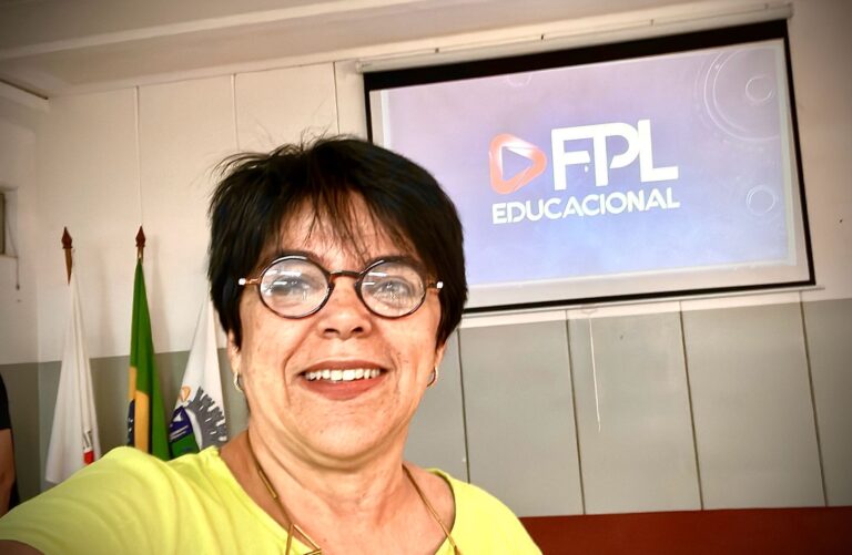 Interditar ou Mediar: o uso de celulares na escola