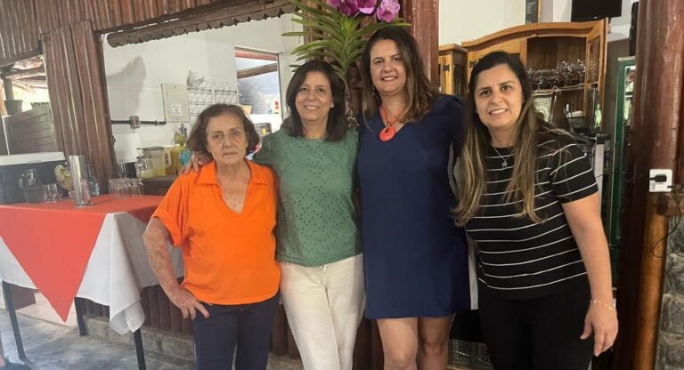 Mulher, simplesmente e maravilhosamente , Mulher!
