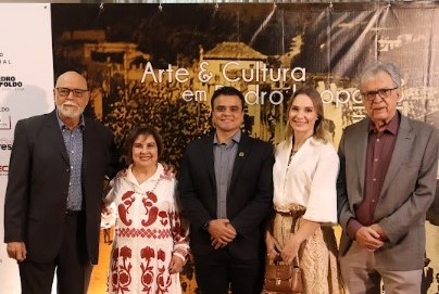 Livro celebra a arte e cultura de PL em lançamento inédito