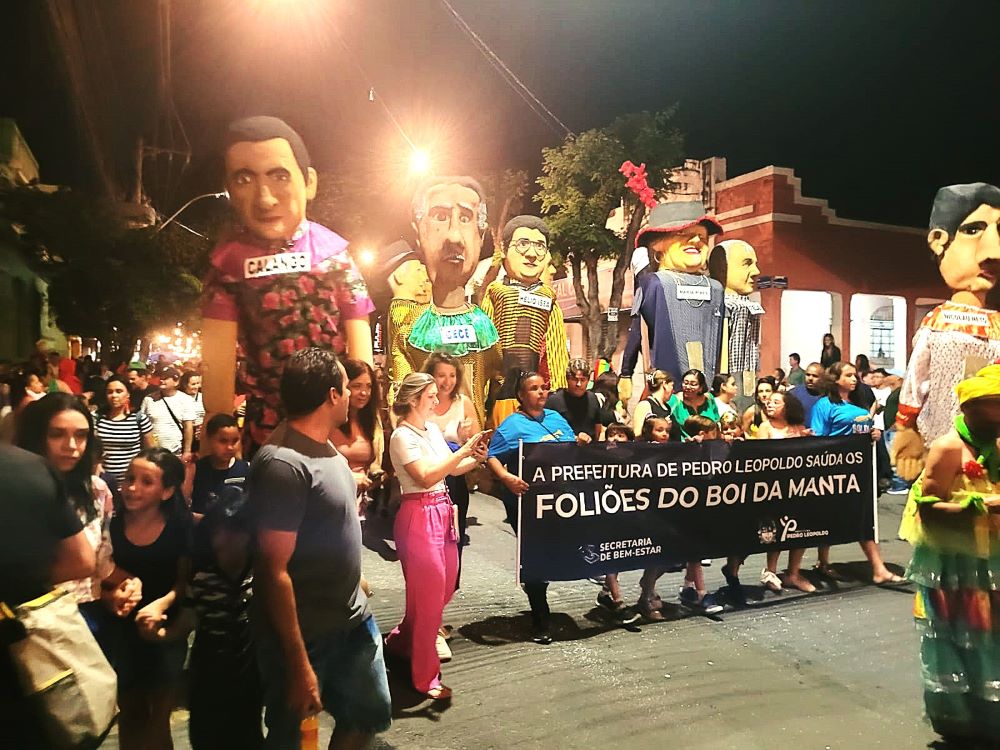 Boi da Manta arrasta milhares de foliões e aquece aniversário de PL