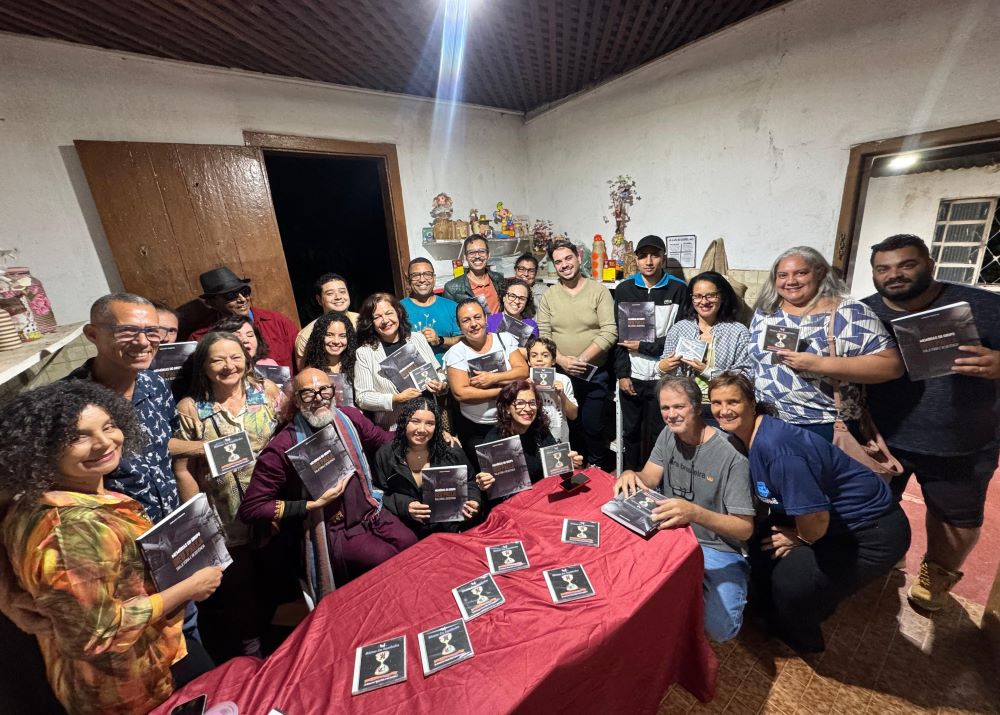 Livro sobre o Grupo Deu Palla é lançado em BH e Confins