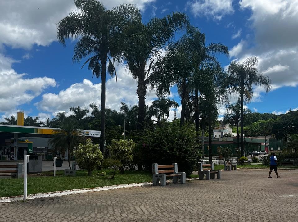 Praça Chico Xavier – livre e bonita – volta a ser do povo