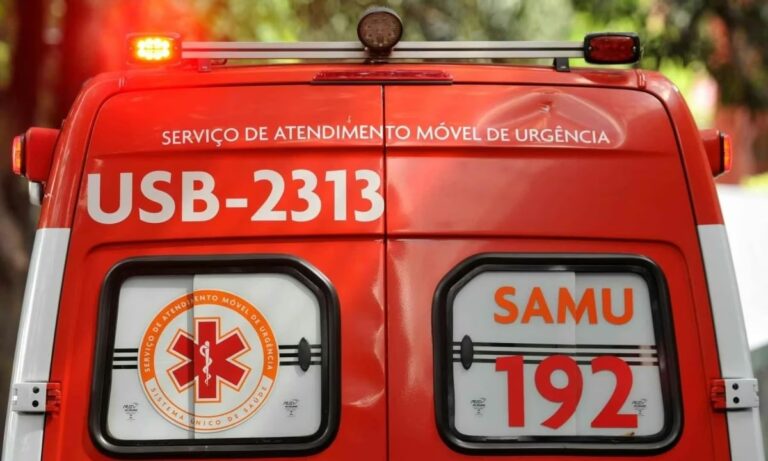 Estudante fica ferido após quebrar porta de vidro em escola de Pedro Leopoldo