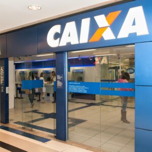 Greve da Caixa chega ao fim após decisão do TST; agências reabrem nesta quarta