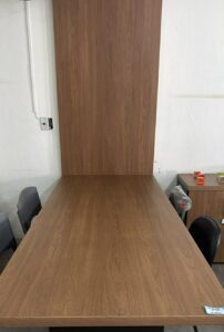 MESA REUNIÃO C/ PAINEL DE PAREDE